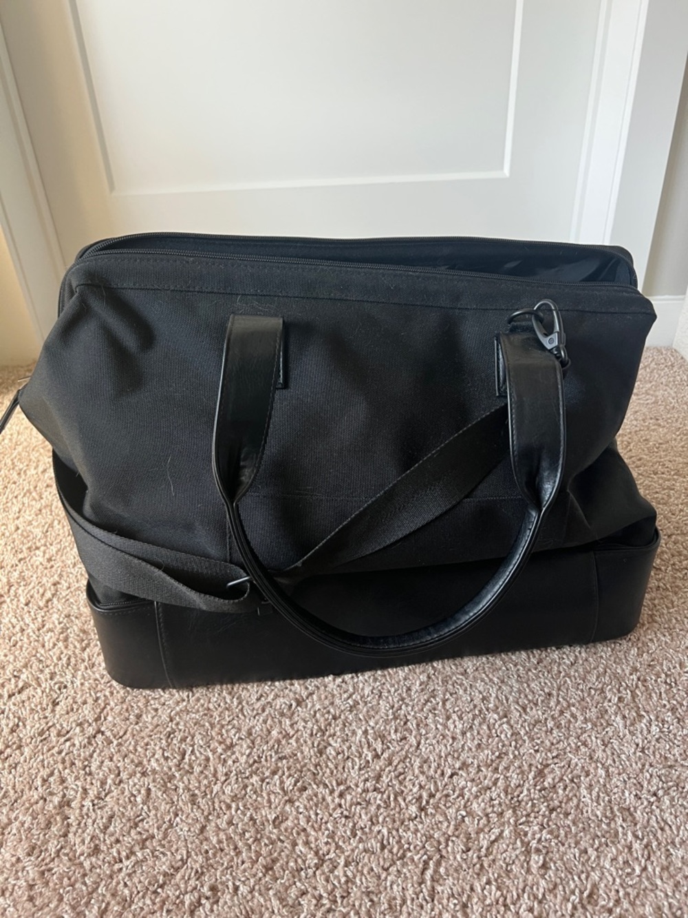 Beis Weekender Bag in Black - Picture 9 of 11